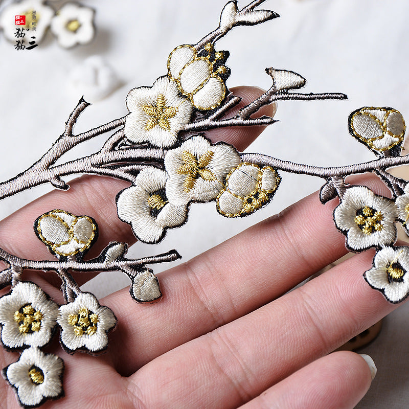 Wholesale DIY Gold Thread Embroidery Fabric Adhesive Patch Flower Clothes Hat Accessories