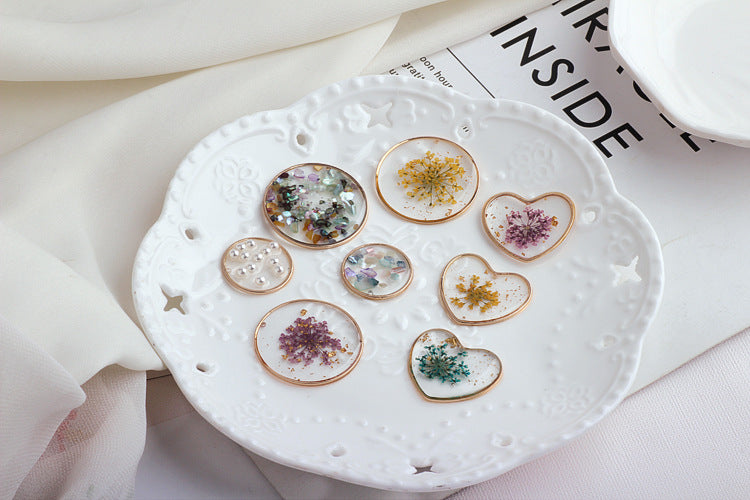 Wholesale 10pcs/packDIY accessories vintage glue transparent everlasting flower pearl earrings