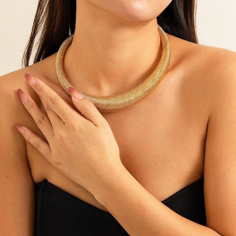 Wholesale Exaggerated Snake Bone Lines with Multi-layer Metal Collars
