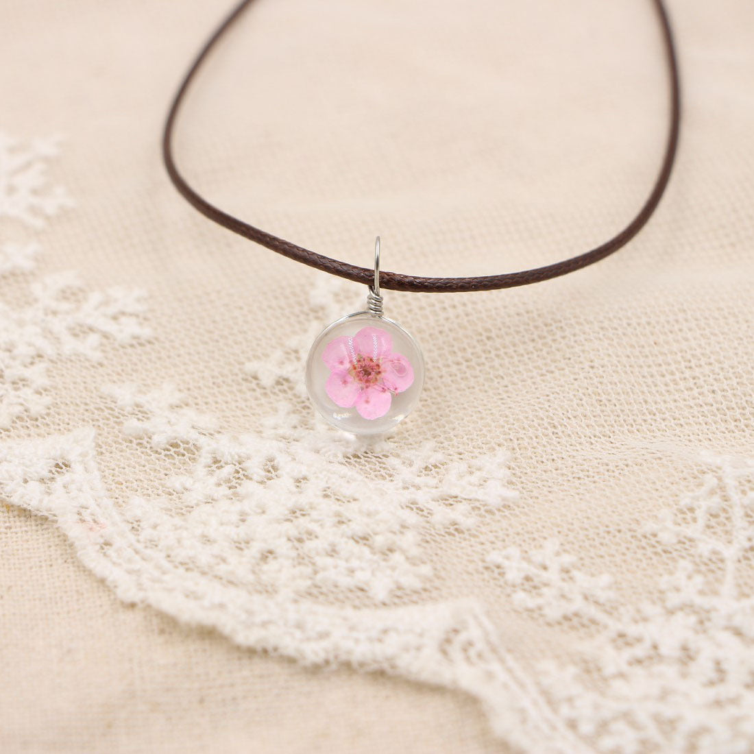 Wholesale Handmade Cherry Blossom Dried Flower Pendant Necklace Organic Glass Clavicle Chain Fashion Jewelry Accessory Gift