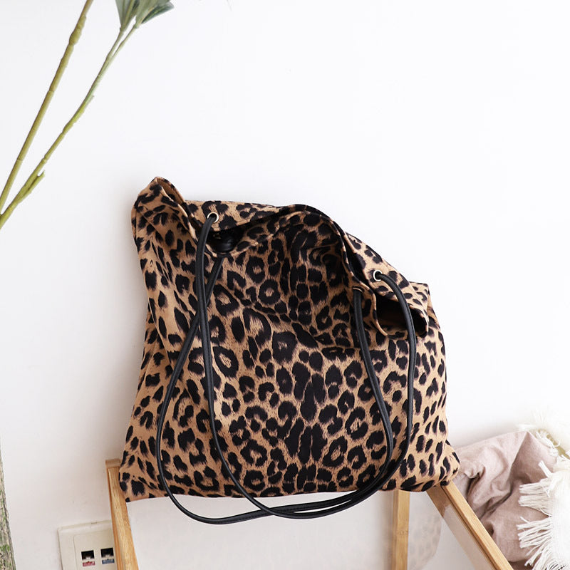 Wholesale Simple Leopard Print Canvas Shoulder Bag