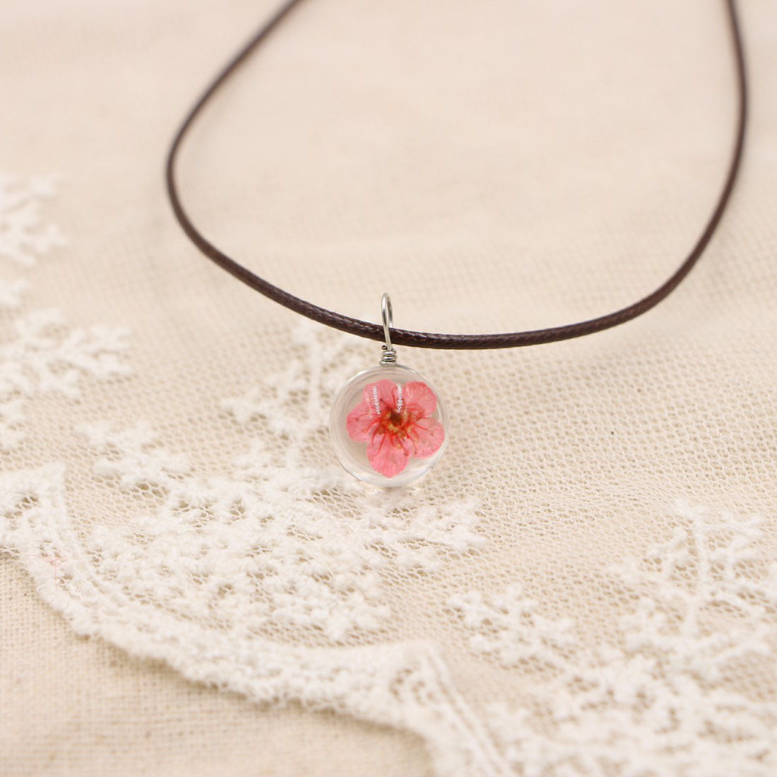 Wholesale Handmade Cherry Blossom Dried Flower Pendant Necklace Organic Glass Clavicle Chain Fashion Jewelry Accessory Gift