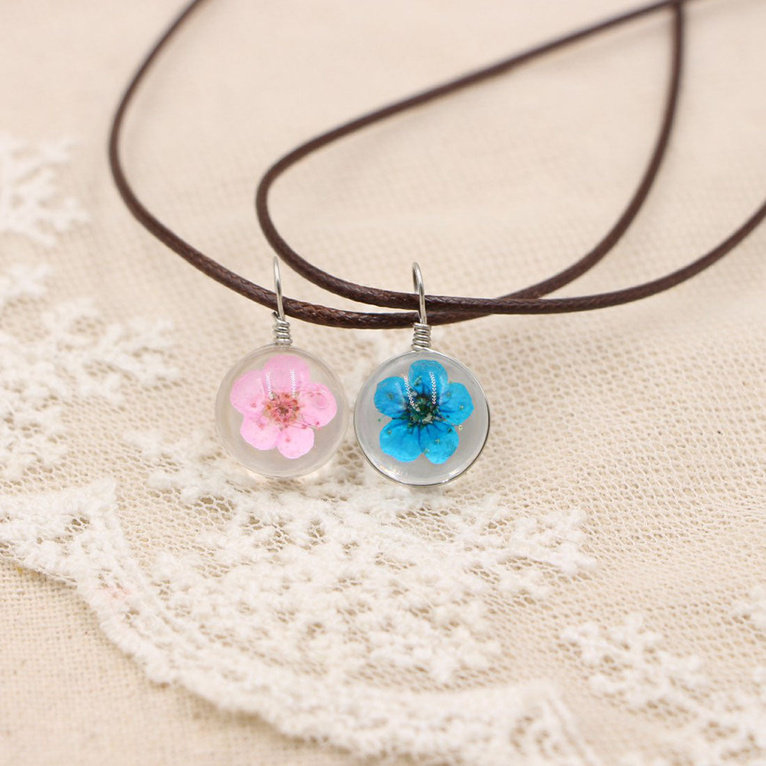 Wholesale Handmade Cherry Blossom Dried Flower Pendant Necklace Organic Glass Clavicle Chain Fashion Jewelry Accessory Gift