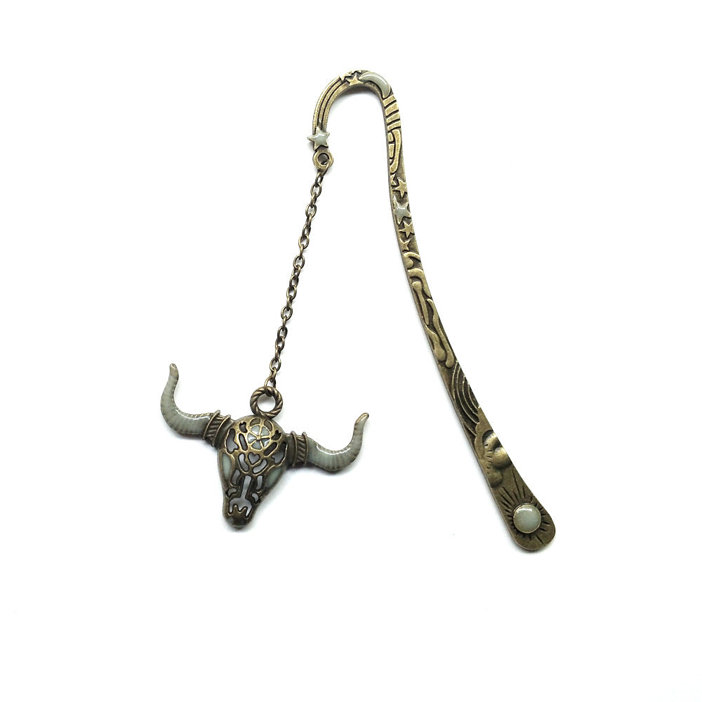 Wholesale Luminous Retro Bullhead Luminous Metal Bookmark