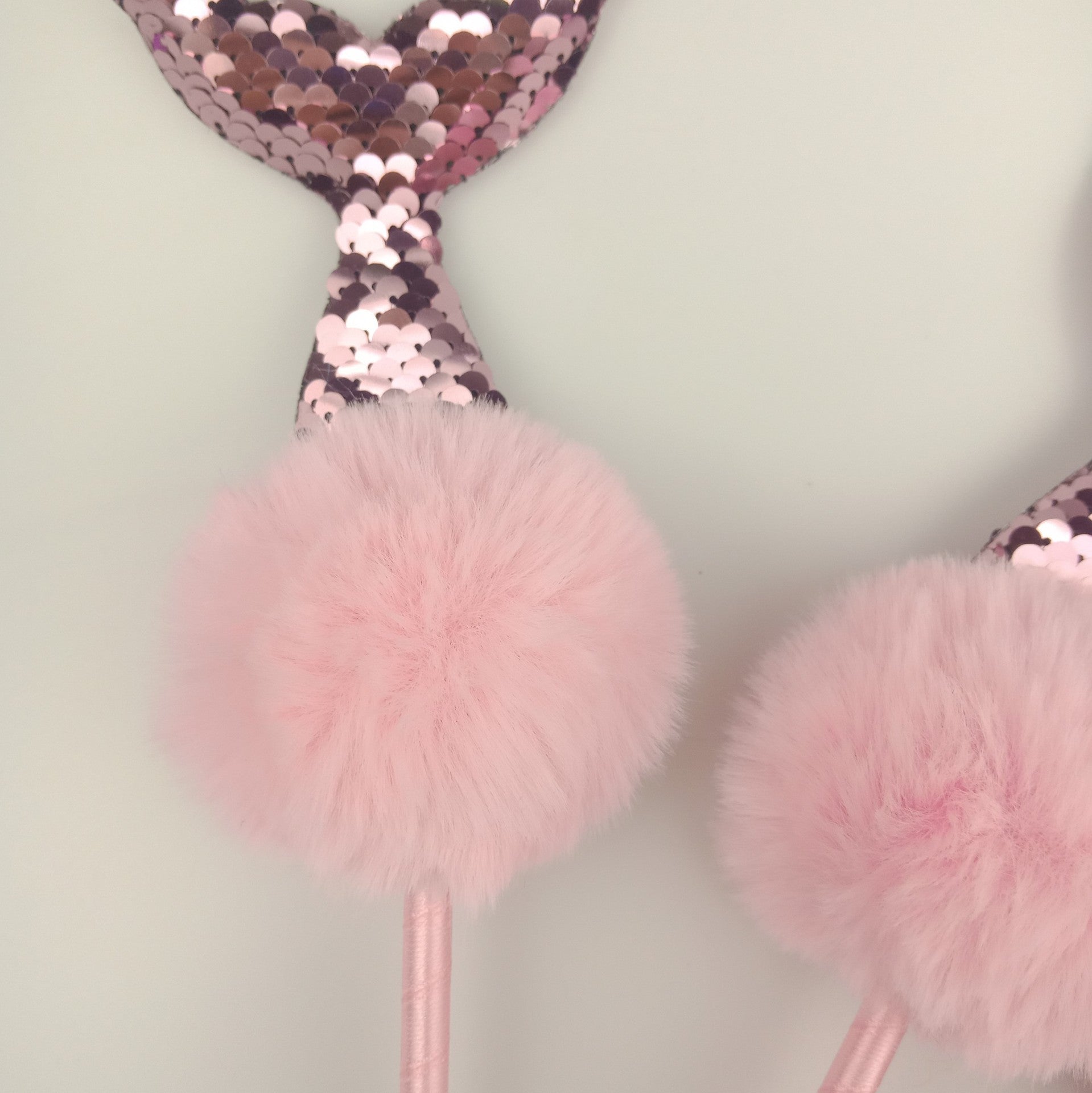 Wholesale Flippable Sequin Hairball Mermaid Tail Plastic Pen