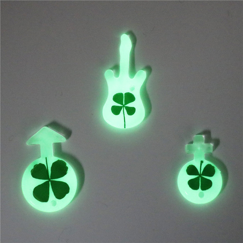 Wholesale 10pcs Luminous Four-leaf Clover Necklace Pendant Jewelry Accessories