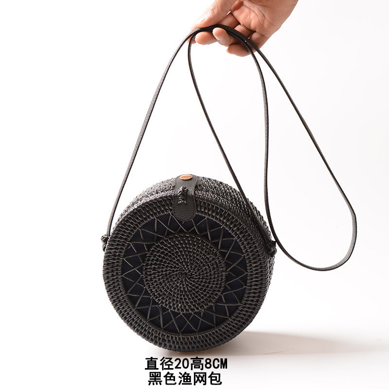 卸売手作り籐織黒と白の斜め革バックル バッグ