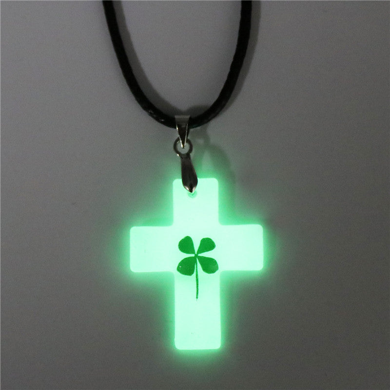 Wholesale 10pcs Luminous Natural Rubber Four-leaf Clover Pendant Necklace