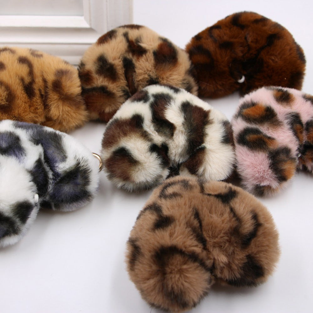 Wholesale Leather Leopard Heart Pom Pom Keychain Stylish Gold Chain Bag Charm For Women Everyday Gift Boutique Resale