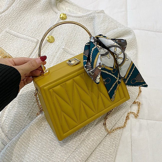 Wholesale Acrylic Hard Shell Diamond Patterned Steel Wire Chain Crossbody Box Handbag