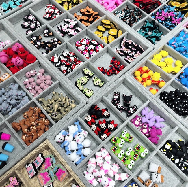 Wholesale 20pcs/50pcs 3D Random Cartoon DIY Creative Doll Ballpoint Pen Trendy Beads