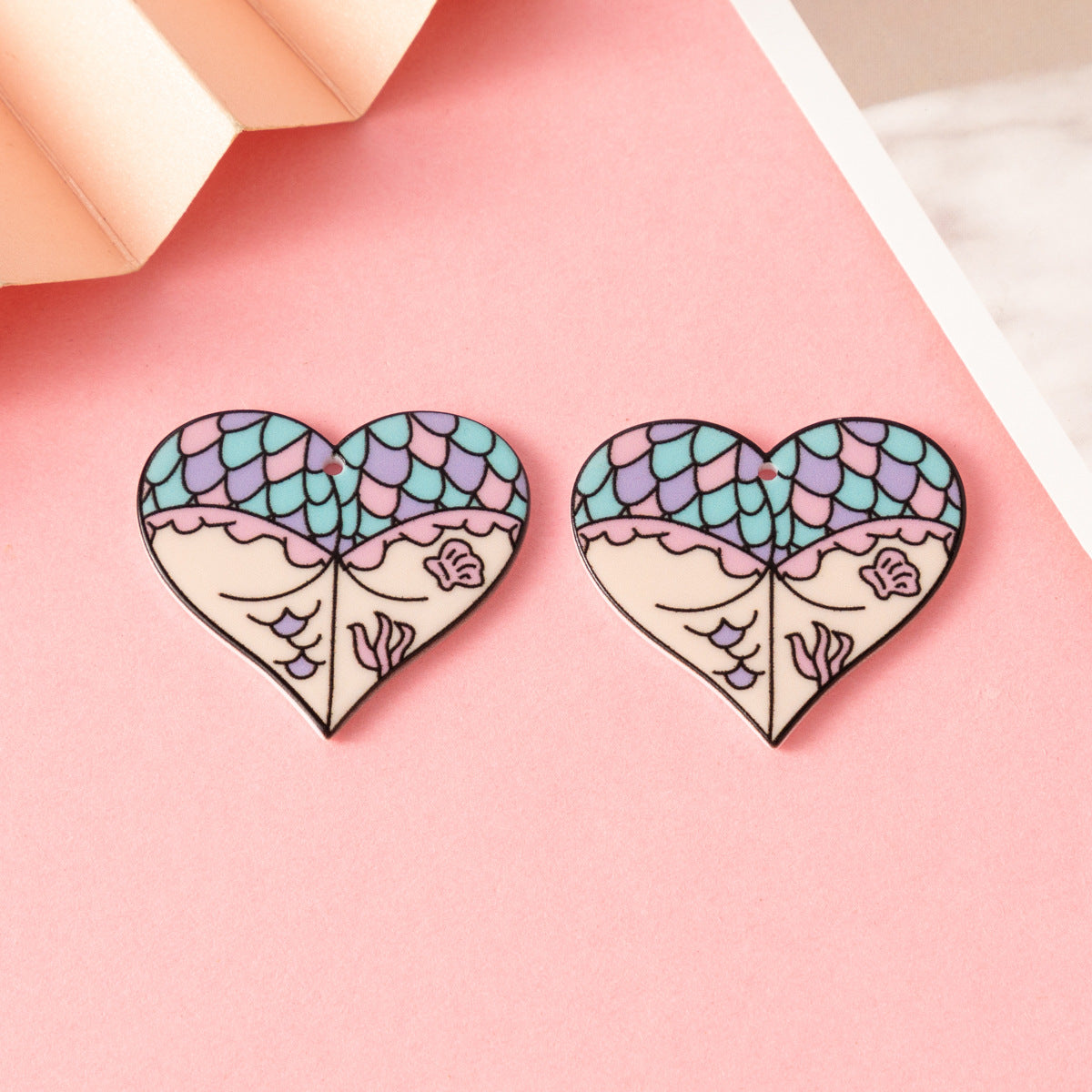 Wholesale 10pcs Halloween DIY Heart-shaped Skull Pattern Fashion Flatback