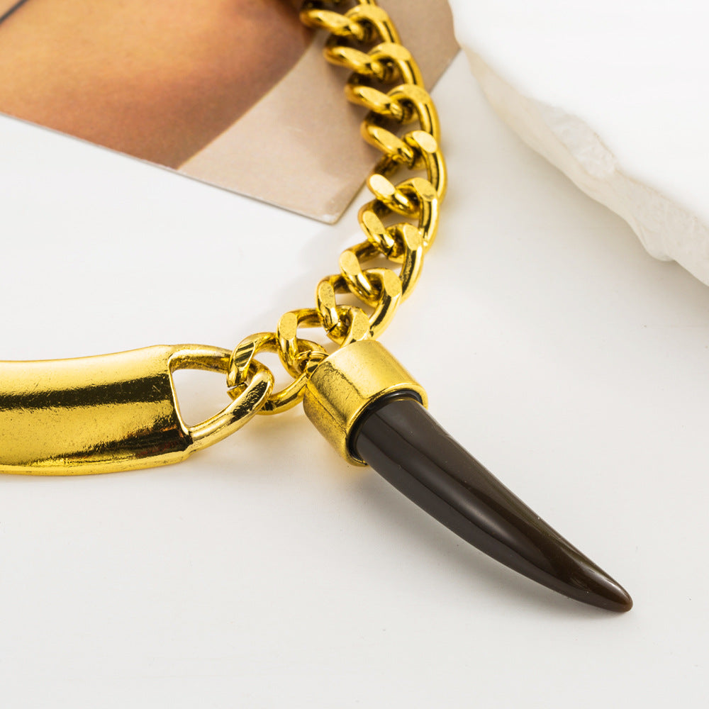 Wholesale Exaggerated Design Asymmetrical Hip-hop Horn Shape Chunky Chain Clavicle Necklace