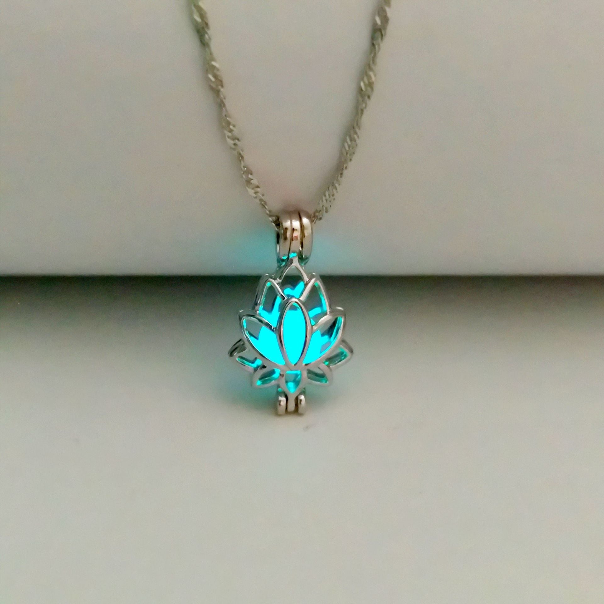 Wholesale Luminous Lotus Pendant Alloy Necklace