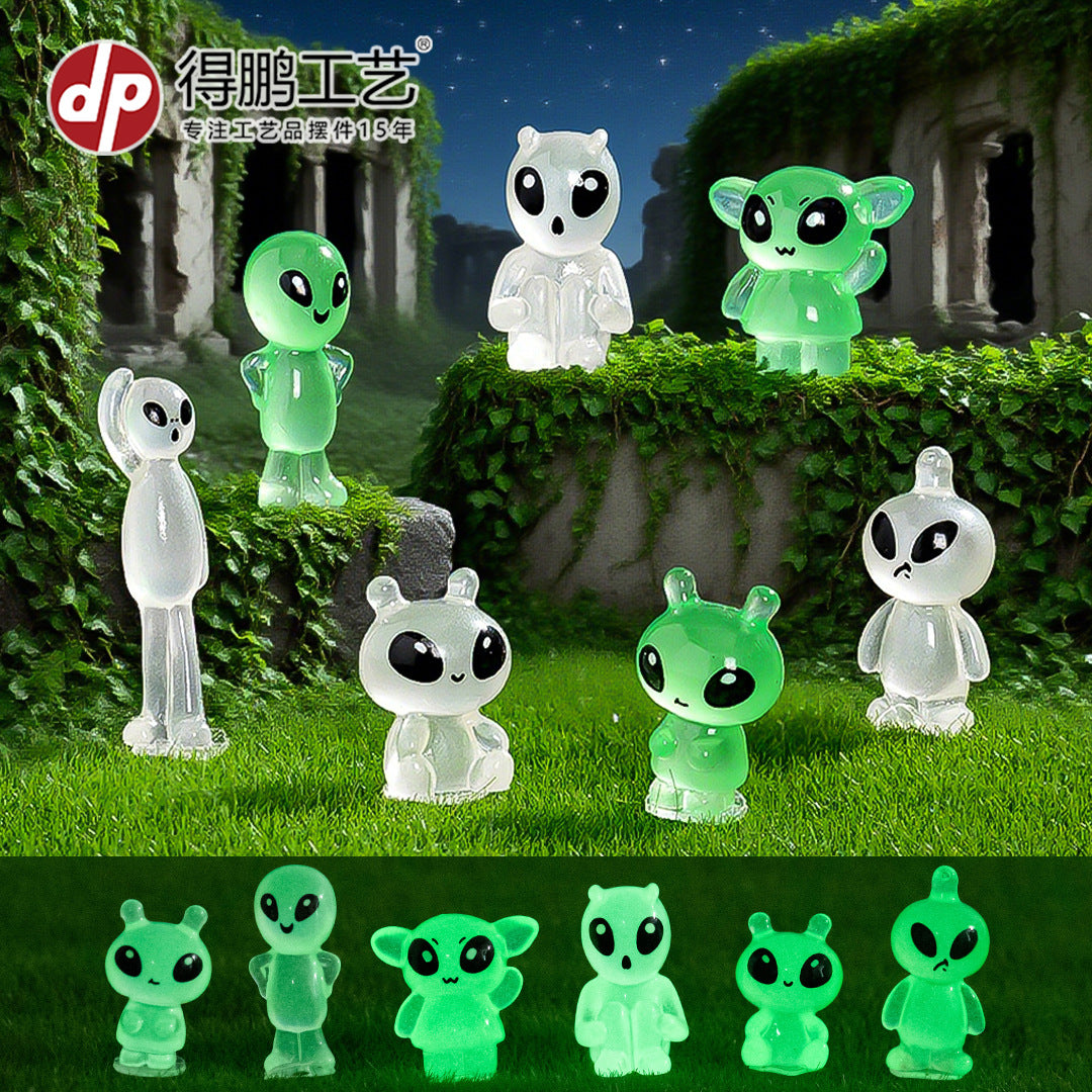 Wholesale Creative Glow-in-the-Dark Resin Ornament Decorative Accent