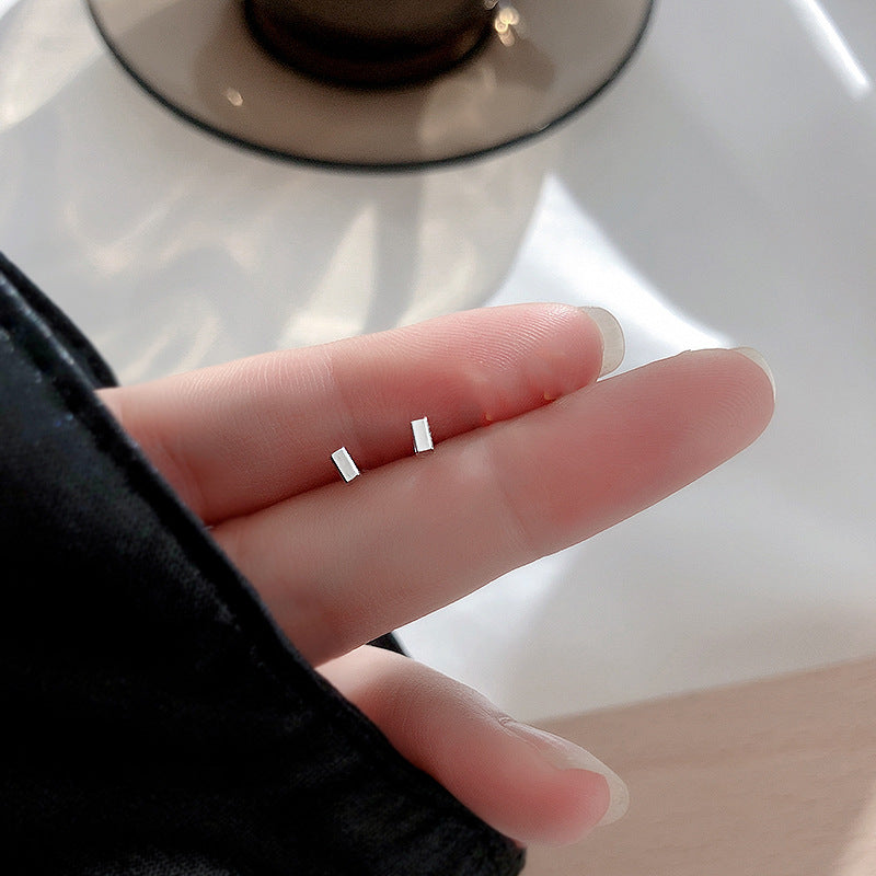 Wholesale High-end Sense Temperament Niche Design 925 Sterling Silver Mini Earrings