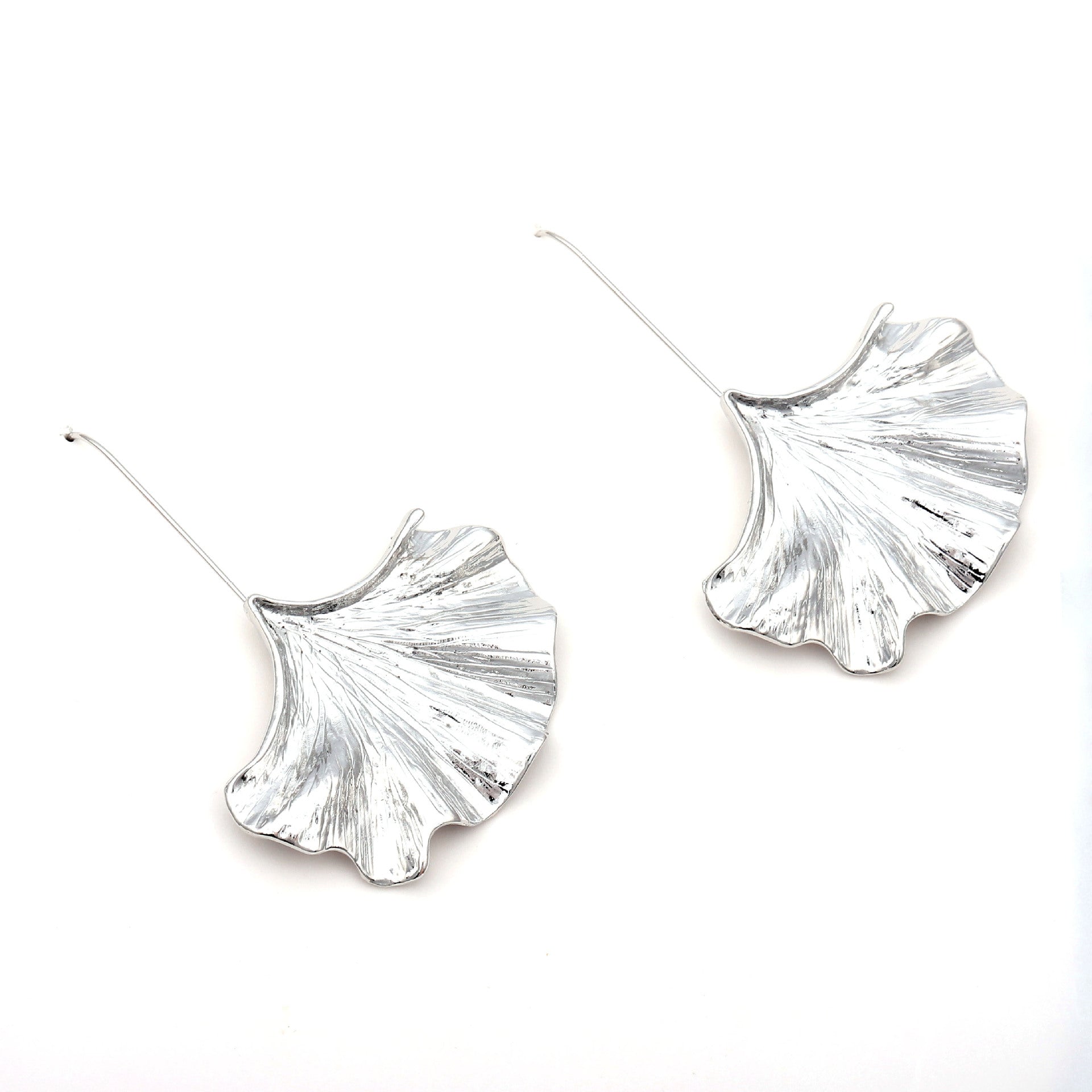 Wholesale Creative Metal Ginkgo Leaf Alloy Earrings