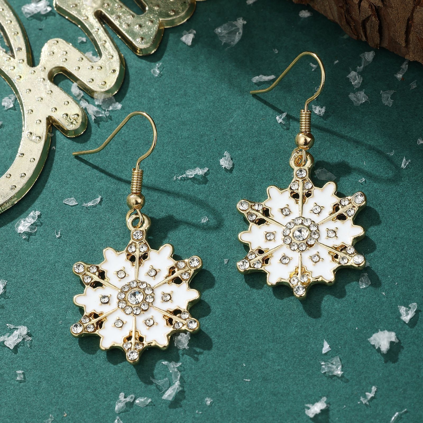Wholesale Chic Christmas Snowflake Earrings For Women Zinc Alloy Rhinestone Fashion Jewelry Party Gift