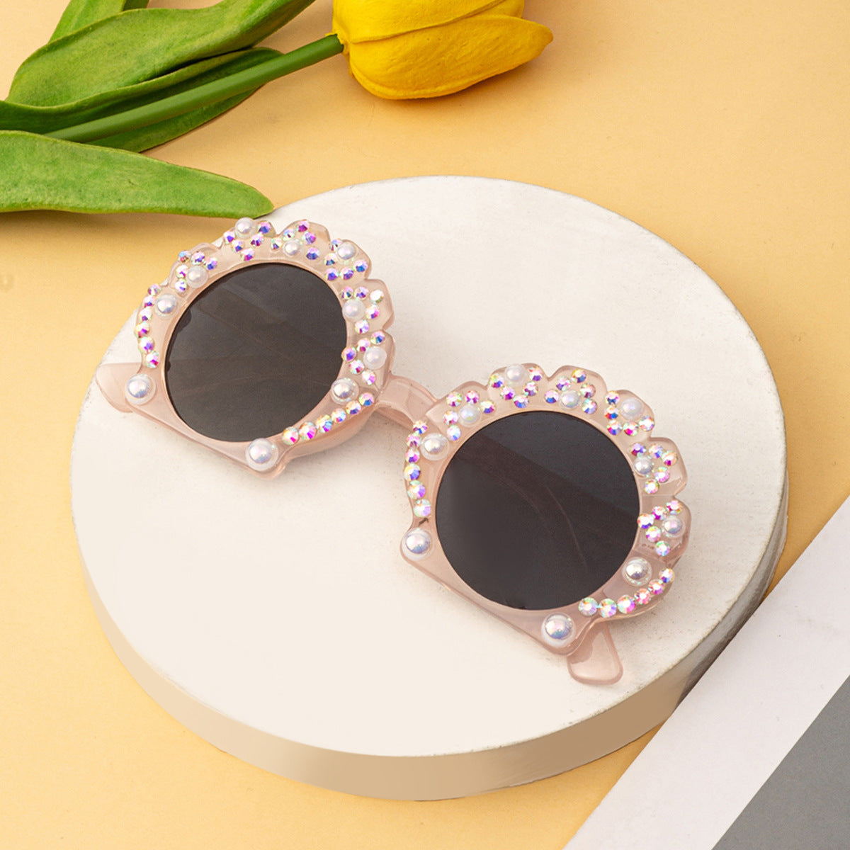 Wholesale Girl' s cute pearl studded diamond sunglasses