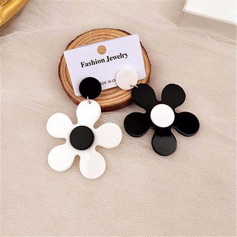 Wholesale Fashion Contrasting Color Five-petal Flower Acrylic Earrings