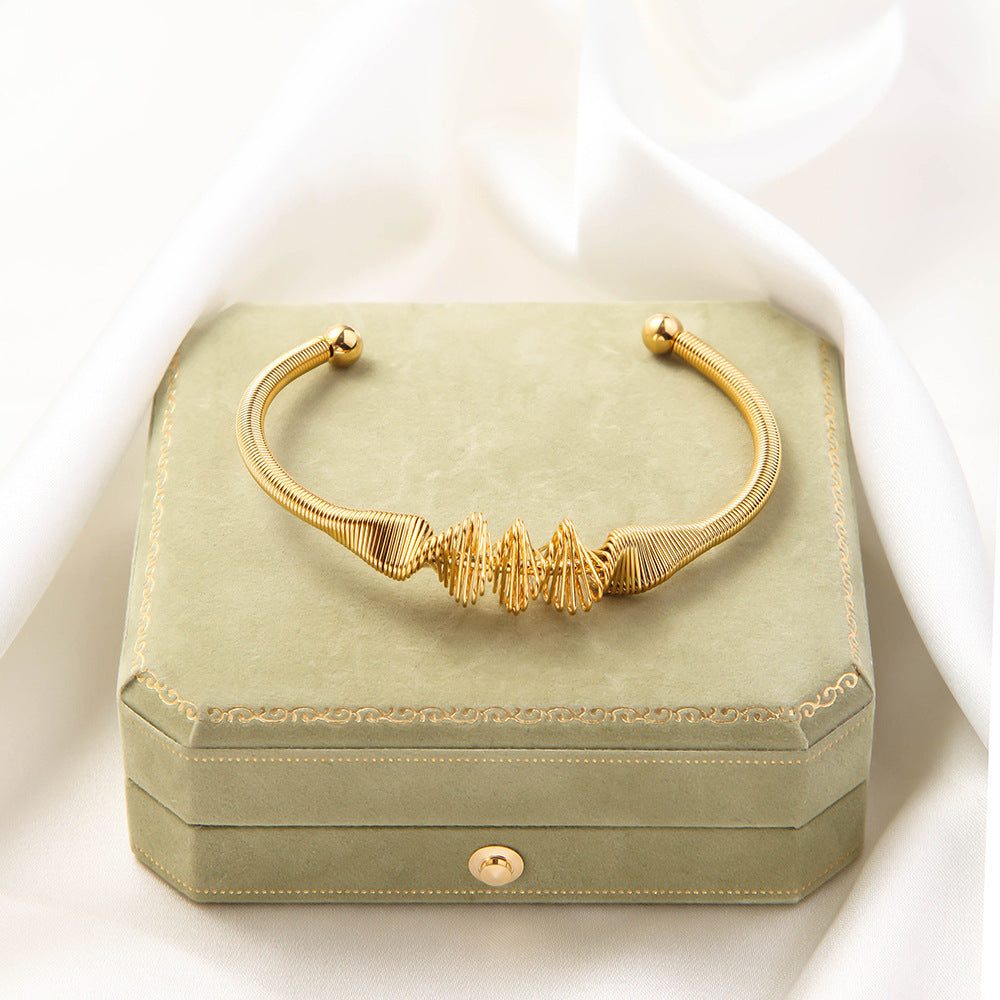 Wholesale Spring Wave Non fading Simple and High end Light Luxury Bracelet