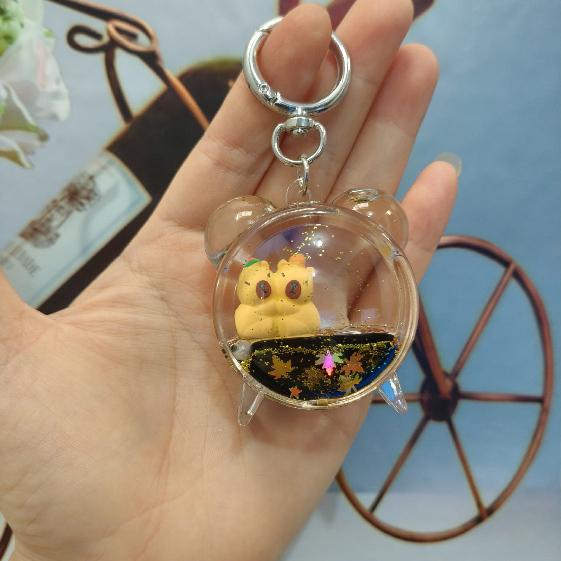 Wholesale Acrylic oil-filled capybara keychain