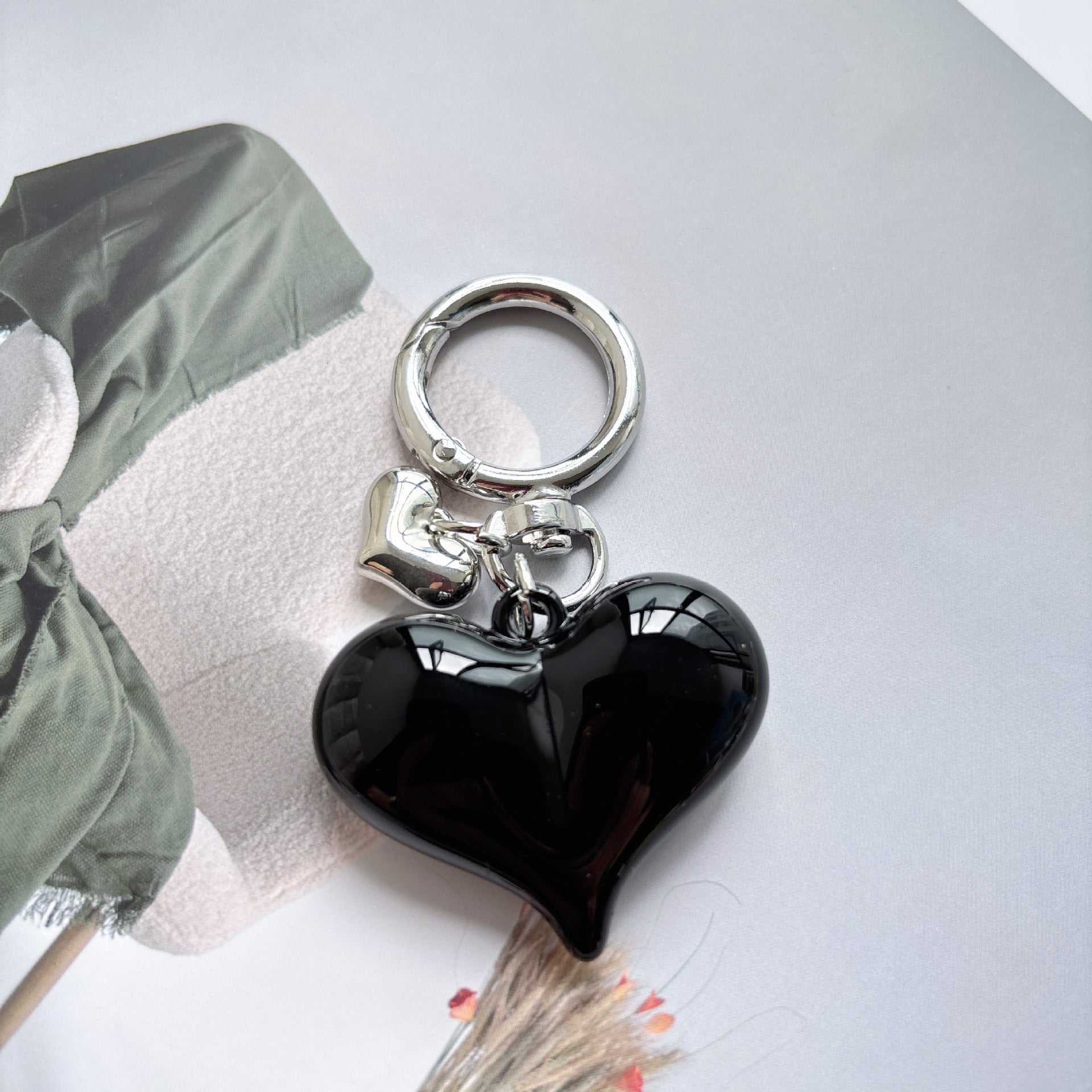 Wholesale Creative love keychain peach heart bag car key decoration