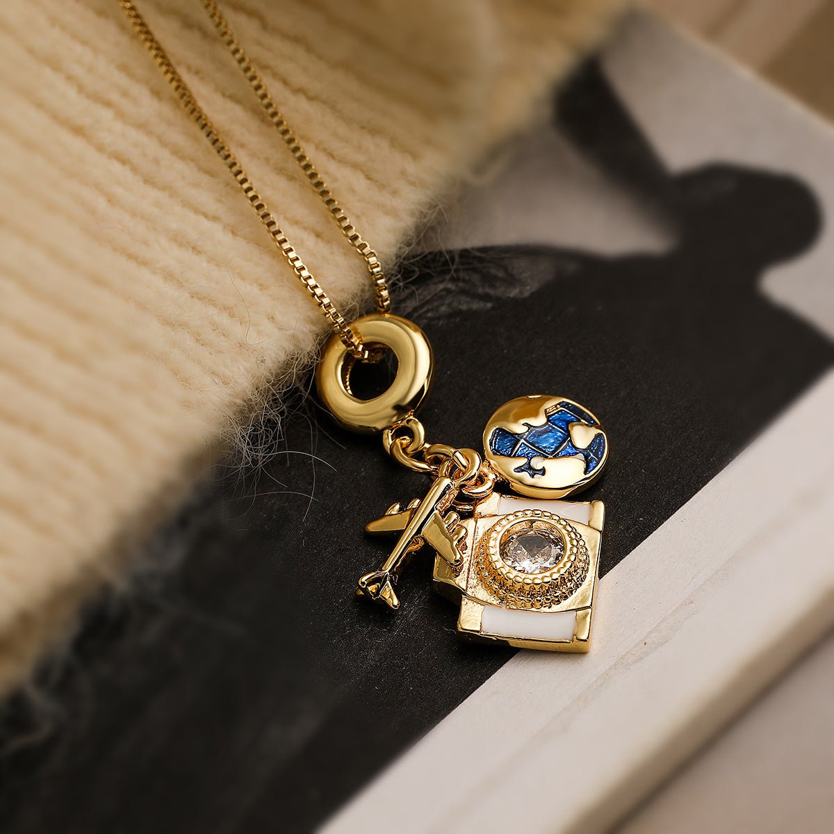 Wholesale Copper Gold Plated Zircon Camera Passport Pendant Necklace Collarbone Chain