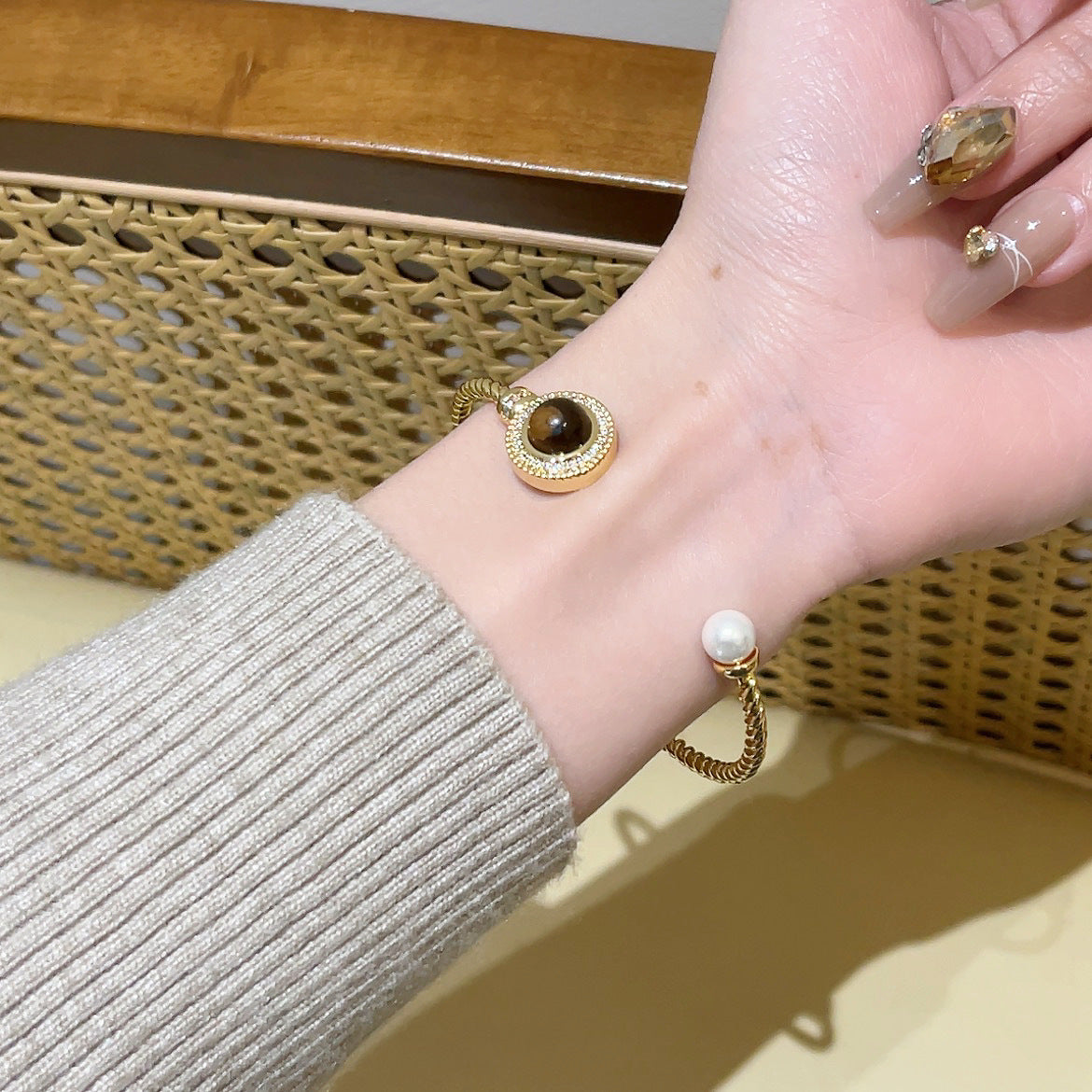 Wholesale Sense Golden Double-sided Butterfly Bracelet