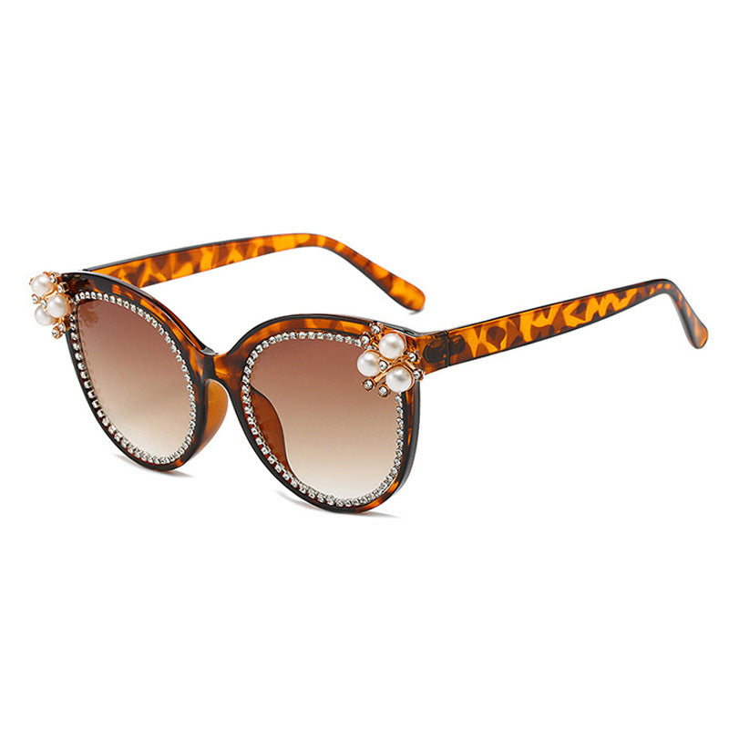 Wholesale Diamond-encrusted Retro Cat Eye Oval Frame PC Sunglasses