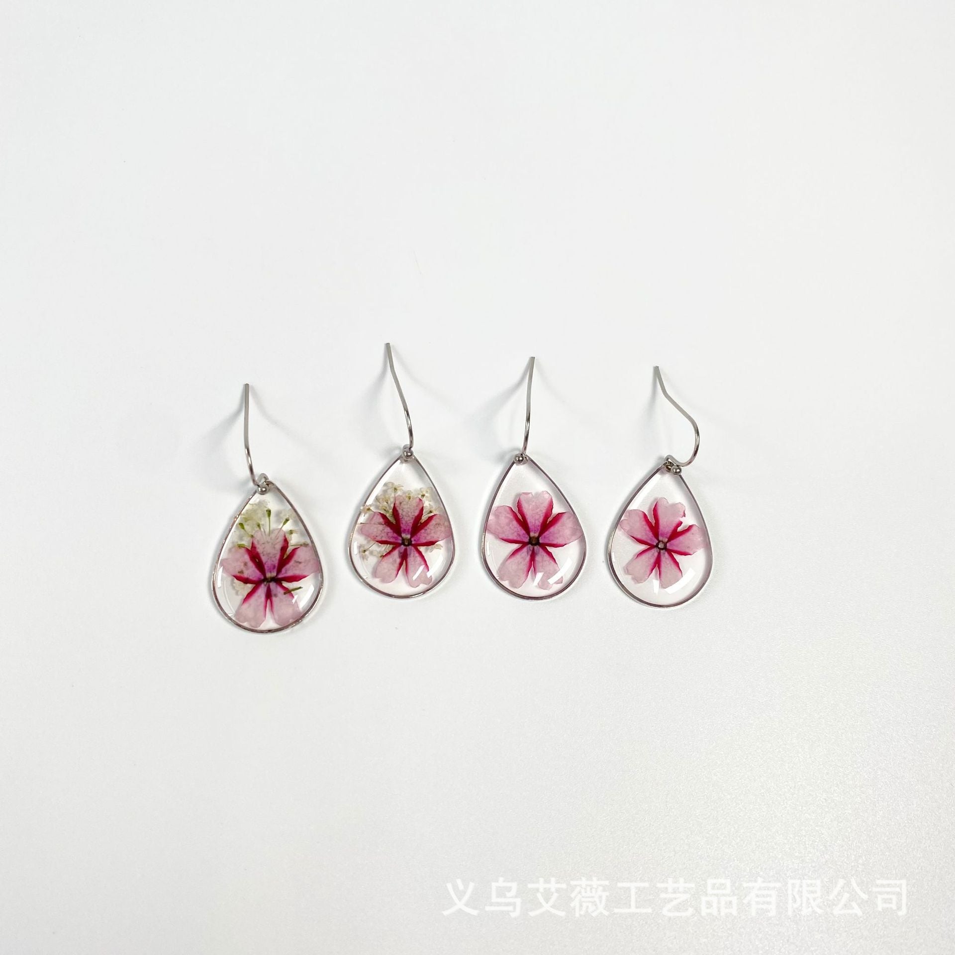 Wholesale 10pcs Natural Handmade Dried Flowers Creative Round Crystal Resin Earrings