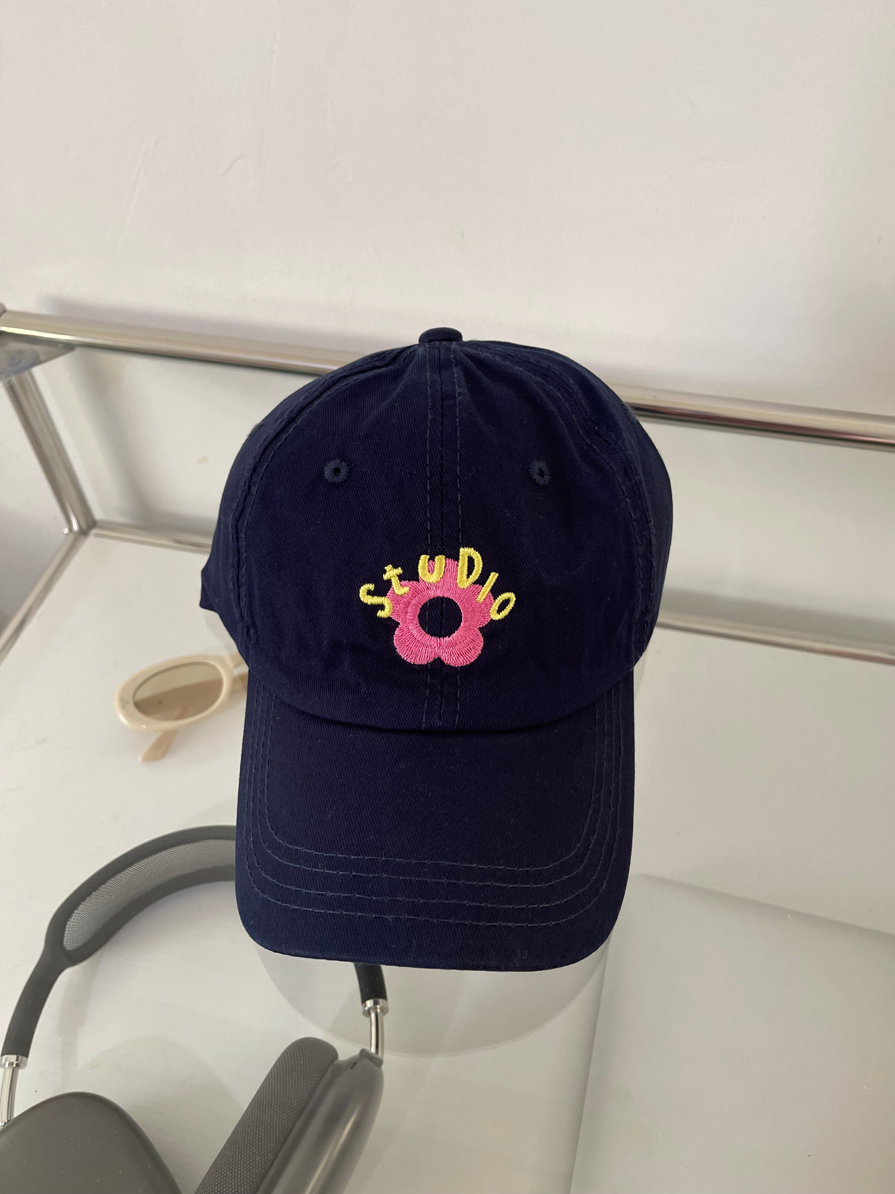 Wholesale Contrast Color Small Flower STUDIO Embroidery Soft Top Baseball Cap