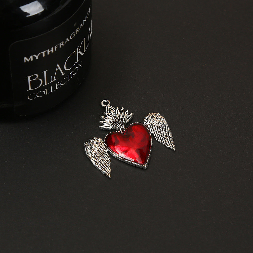 Wholesale 50PCS Vintage red heart pendant