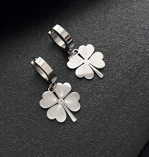Wholesale Four Leaf Clover Gold Choker Necklace Titanium Steel Fashion Jewelry Accessory For Women Boutique Resale