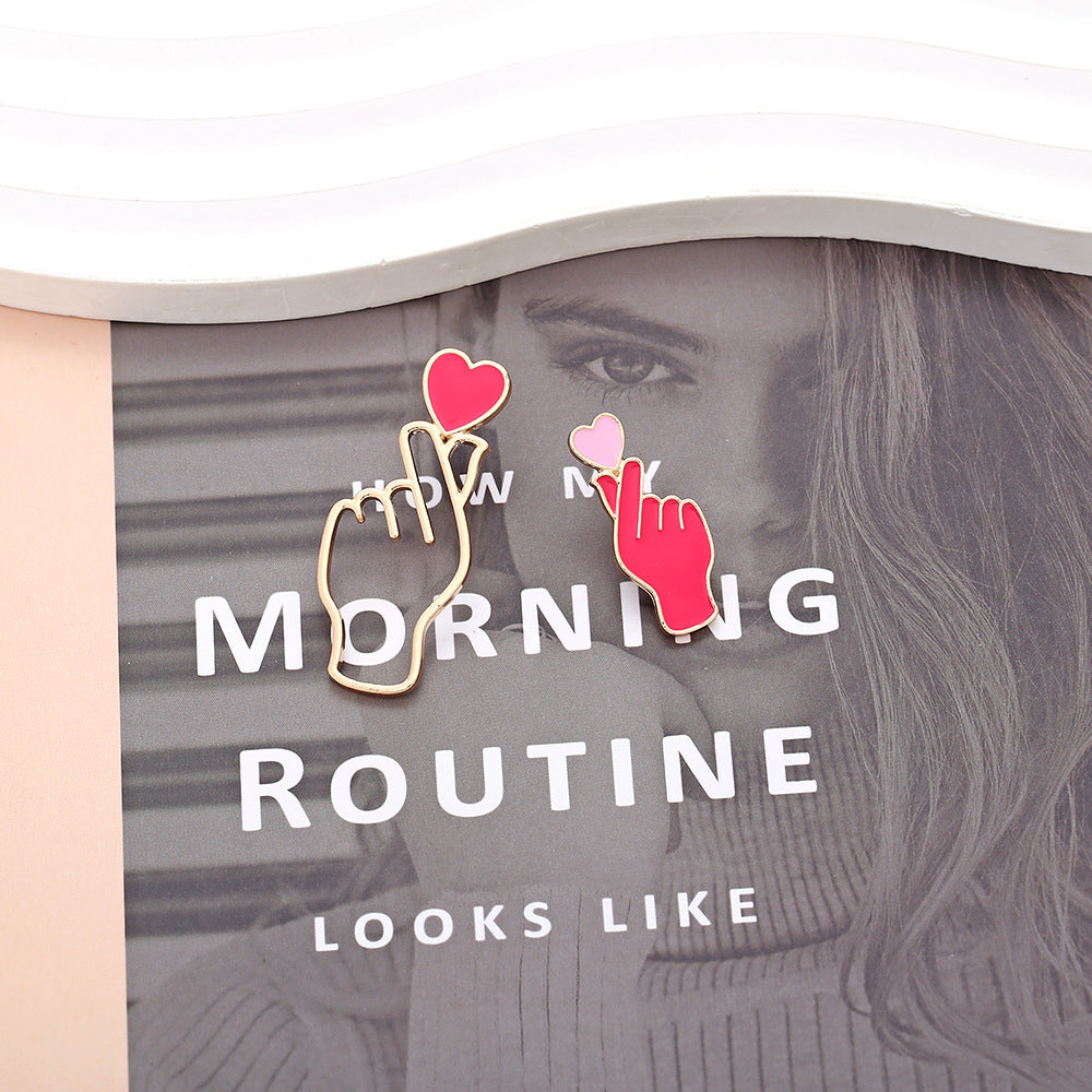 卸売バレンタインデーエナメルハート型非対称合金イヤリング