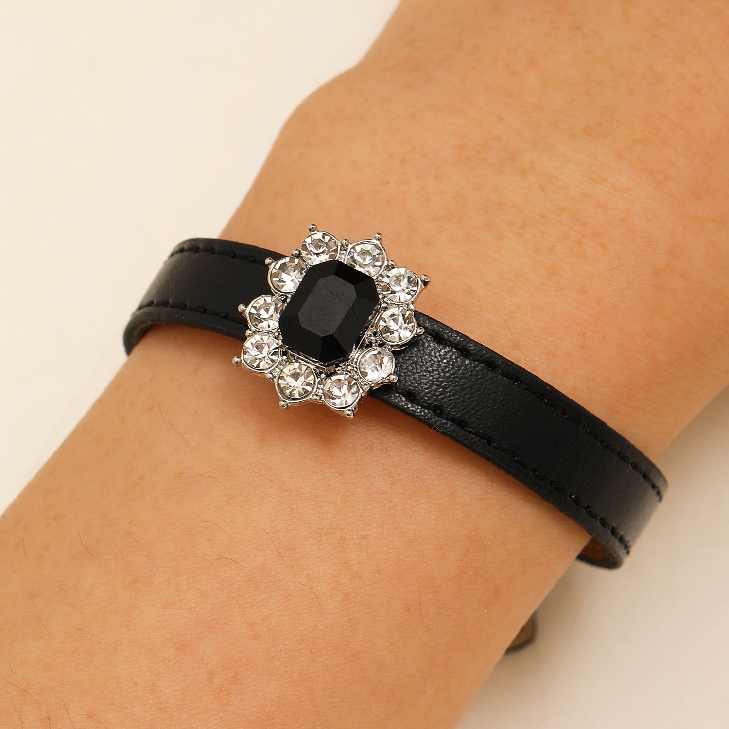 Wholesale women' s belt buckle zircon alloy bracelet