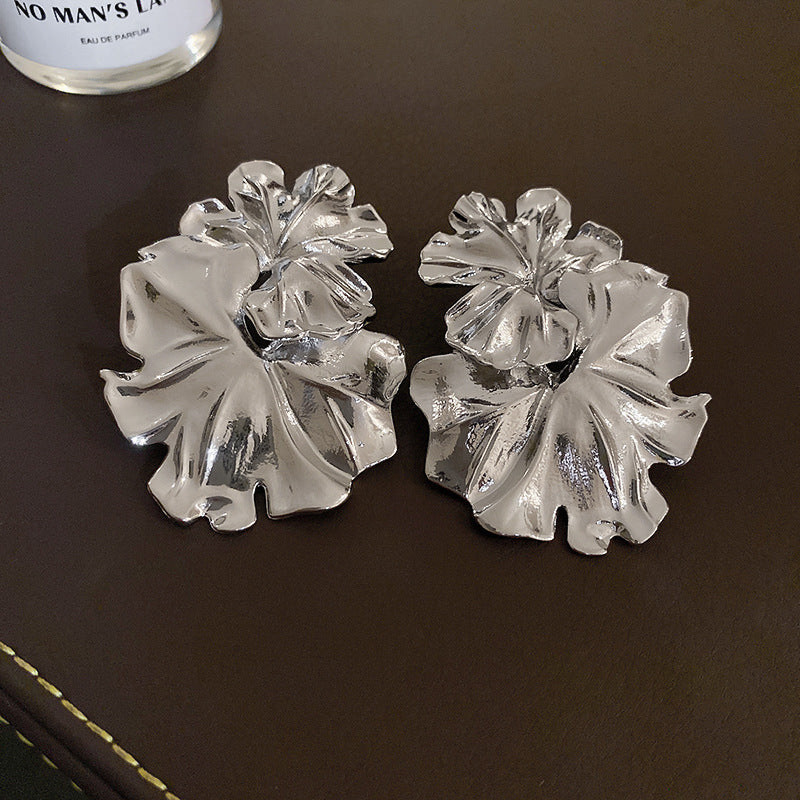 Wholesale Flower Scalloped Metal Earrings