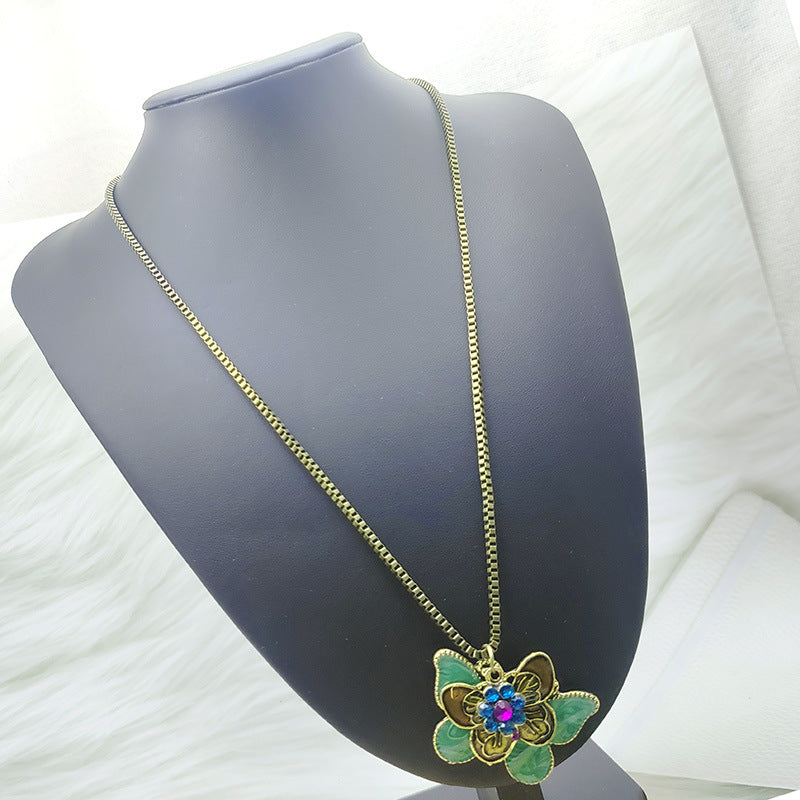 Wholesale Accessories butterfly necklace women' s elegant ethnic style jewelry