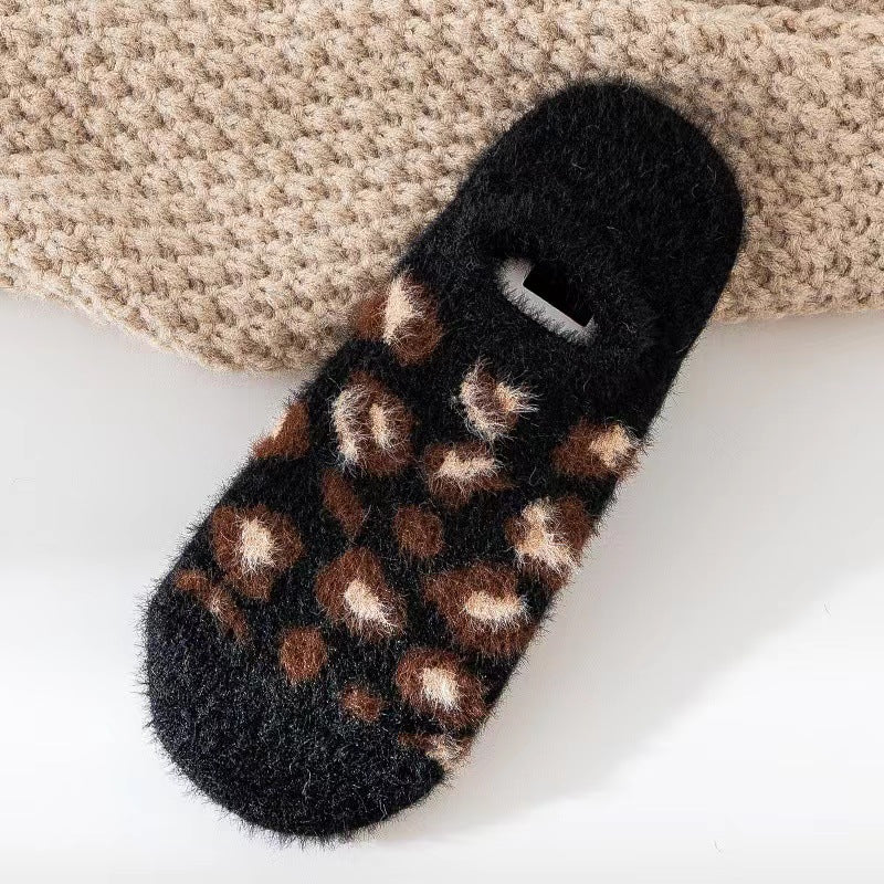 Wholesale Mink Fleece Thickened Boat Socks for Women in Autumn and Winter with Leopard Pattern