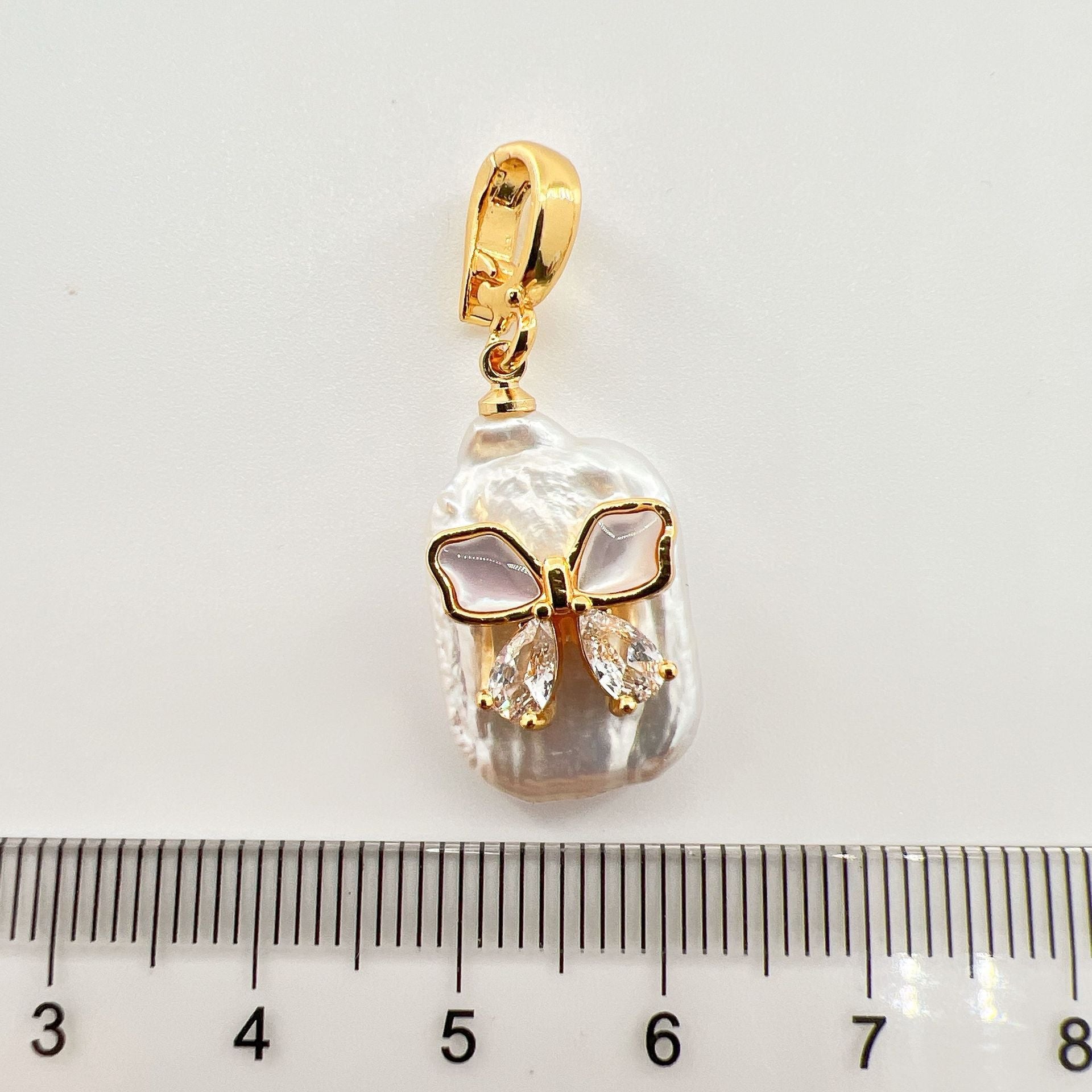 Wholesale Copper gold plated inlaid pearl shell cross butterfly heart pendant