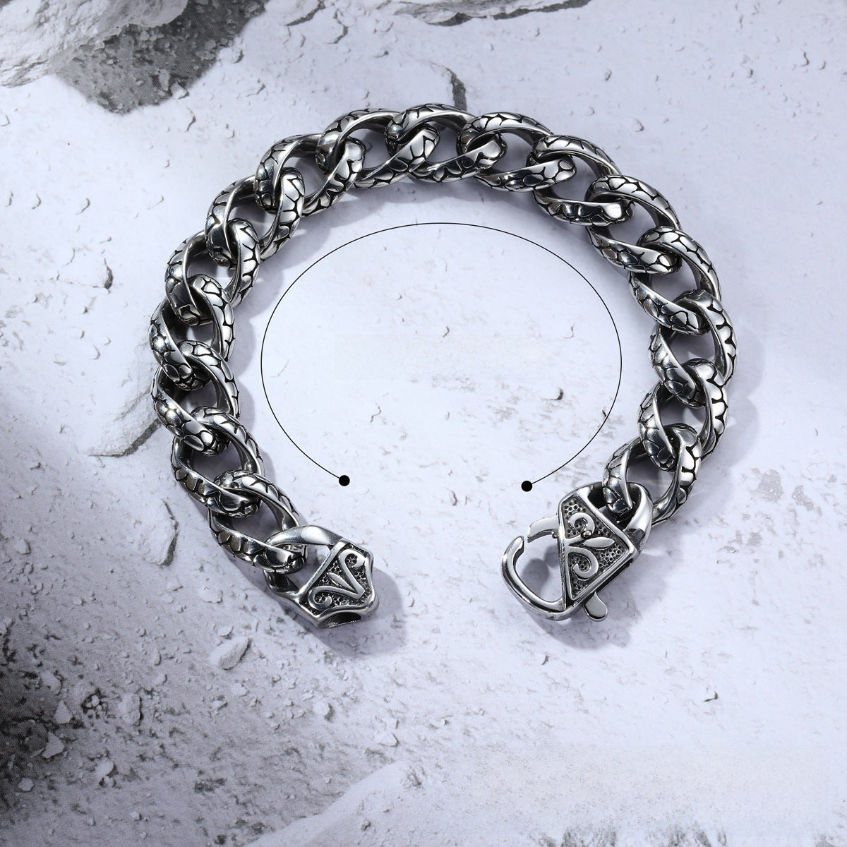 Wholesale Stainless steel leopard print men's titanium steel retro hip hop bracelet