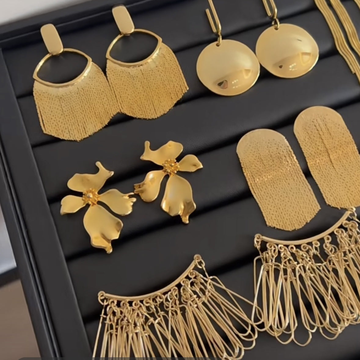 Wholesale of Medieval Round Flower Tassel Metal Earrings