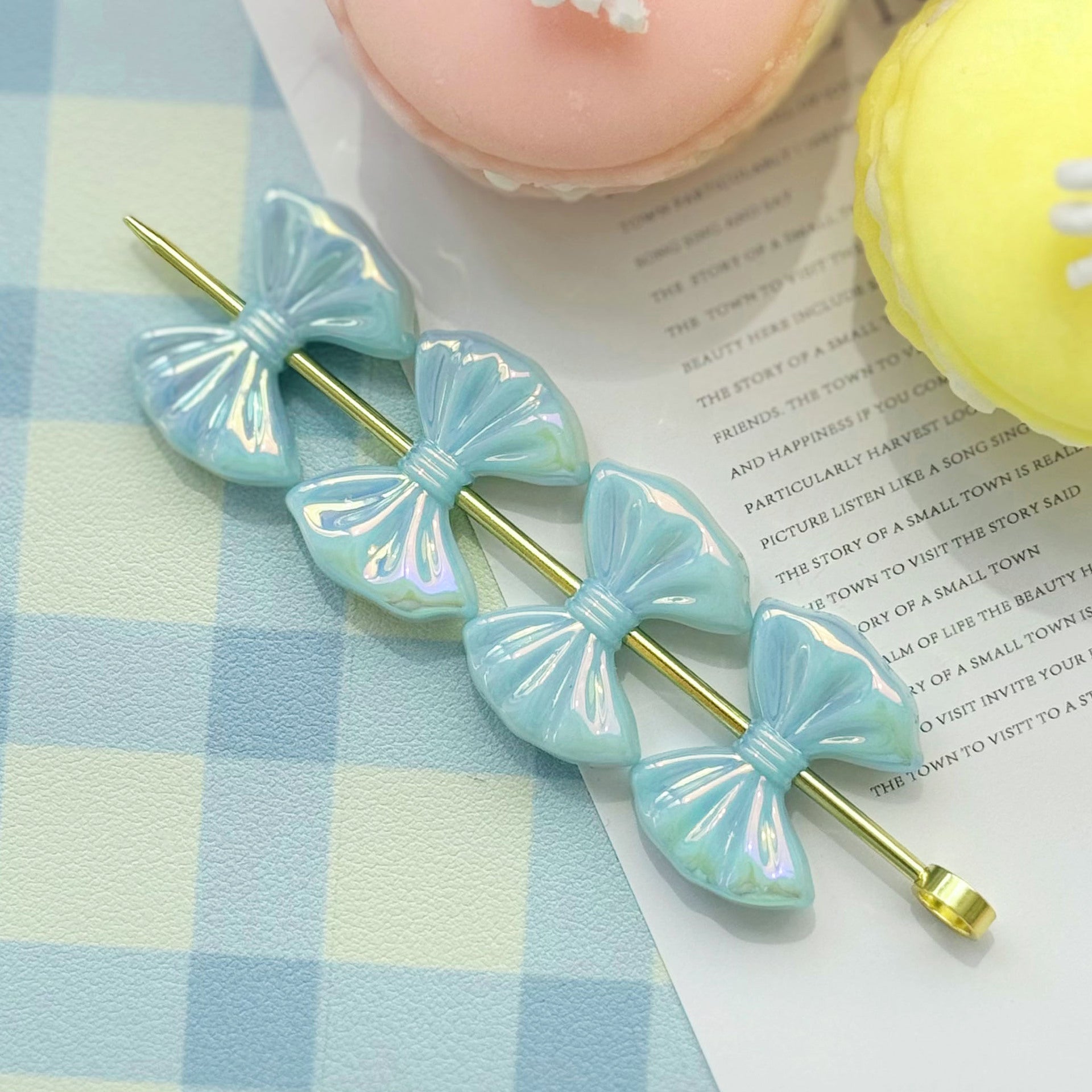 Wholesale 10pcs  Colored bow tie Acrylic Beads