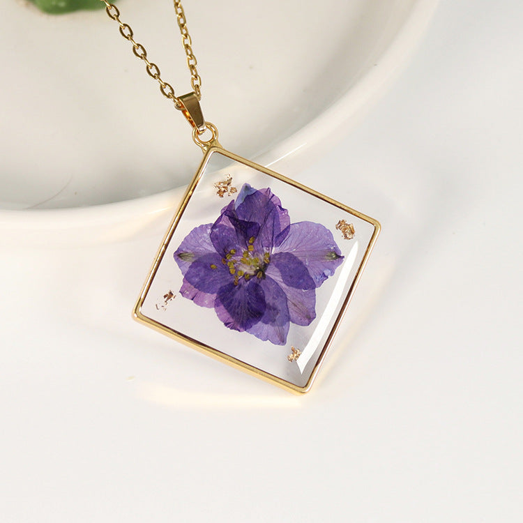 Wholesale 6pcs Golden Dried Rose Immortal Flower Real Flower Simple Pendant Drip Resin Necklace