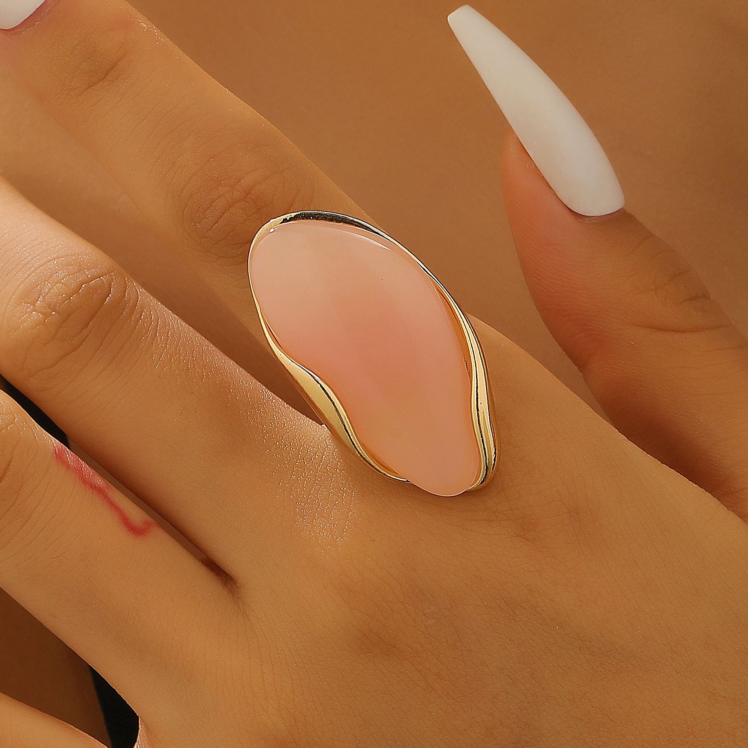 Wholesale Irregular Chic Retro Coffee Resin Alloy Earrings Geometric Gold Tone Fashion Accessory