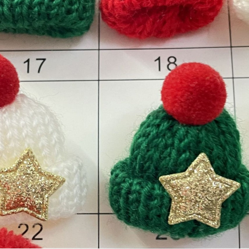 Wholesale Christmas DIY Wool Mini Knitted Finger Hat Doll Accessories