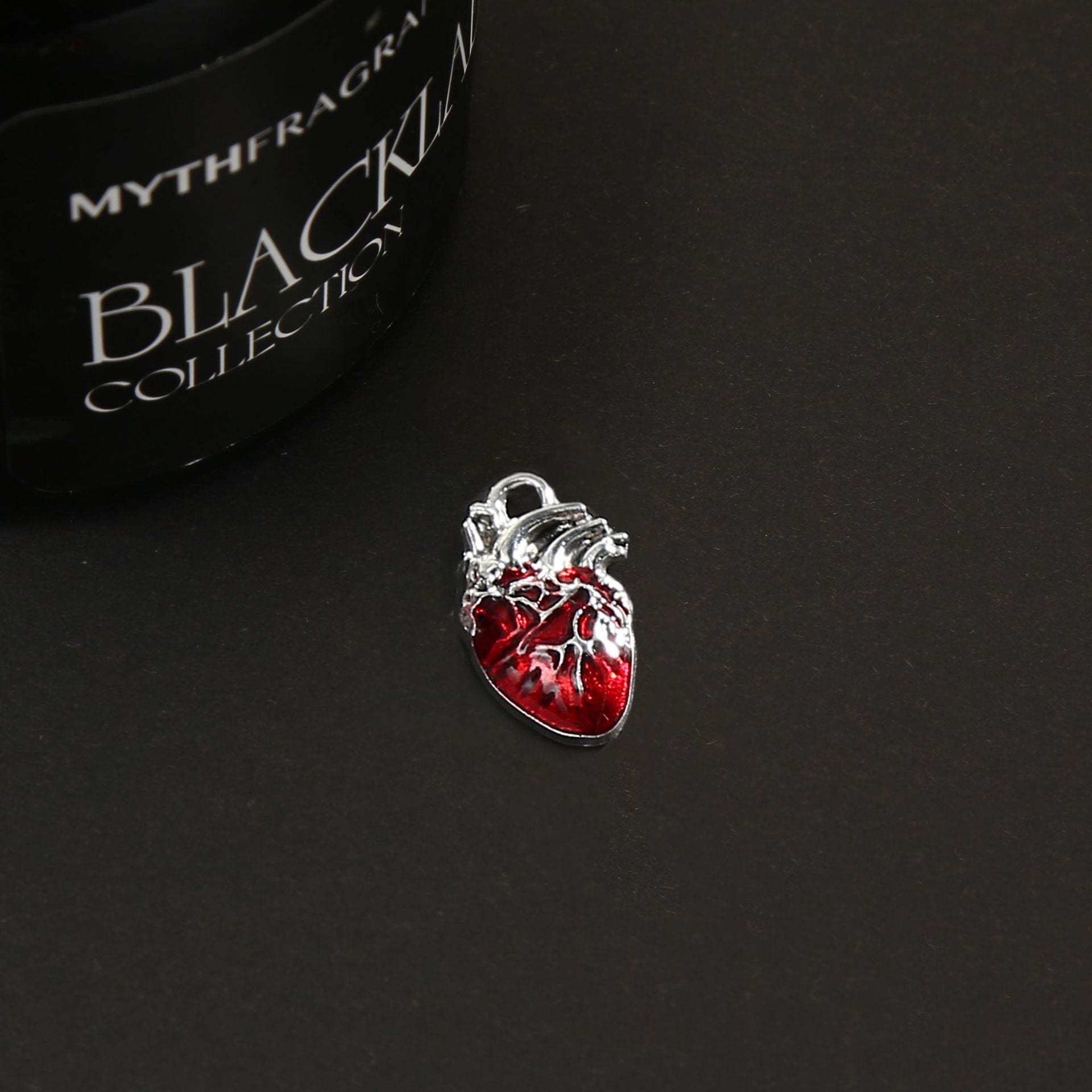 Wholesale 50PCS Vintage red heart pendant
