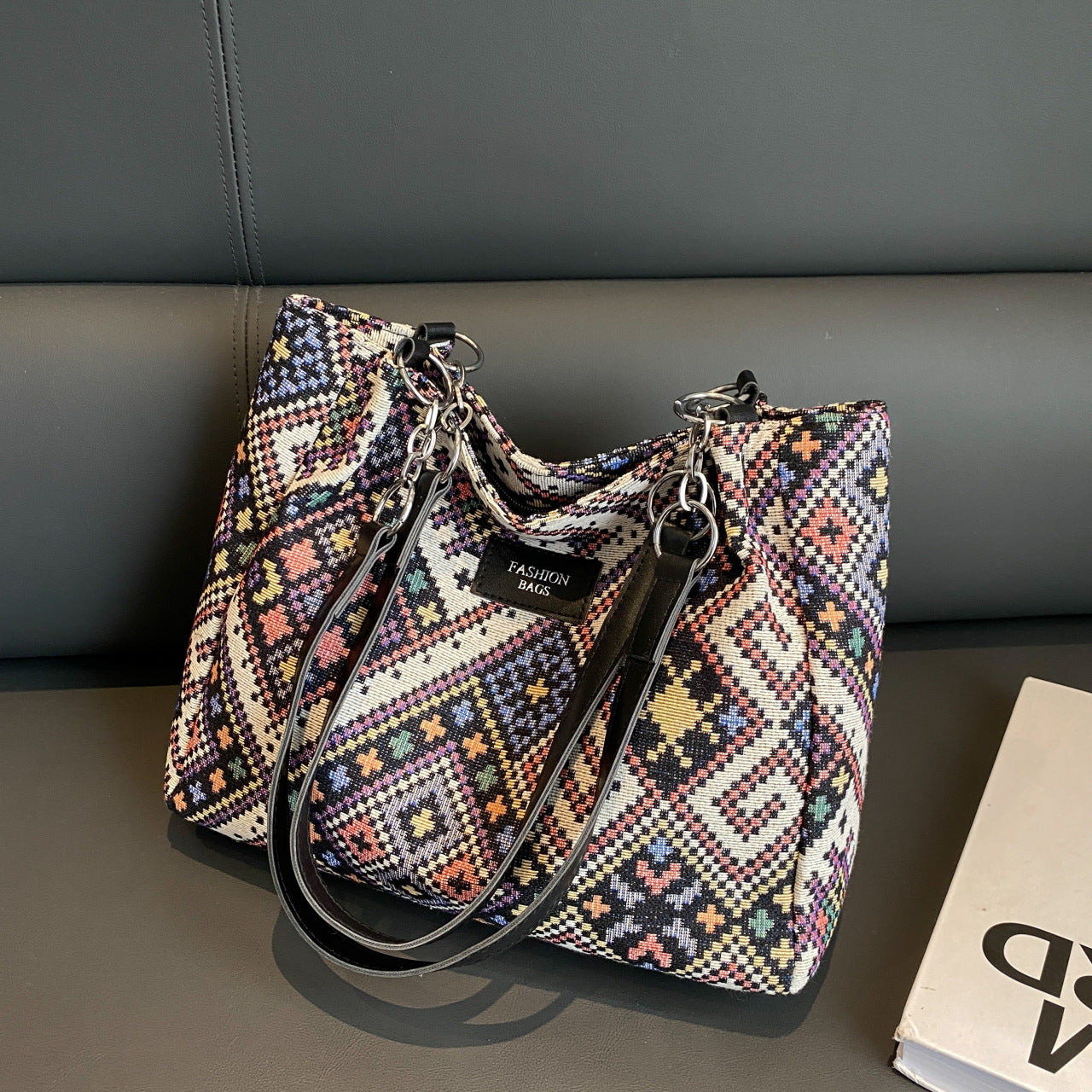 Wholesale Large Capacity Ethnic Style Bag Retro Commuting Tote Bag Shoulder Handbag
