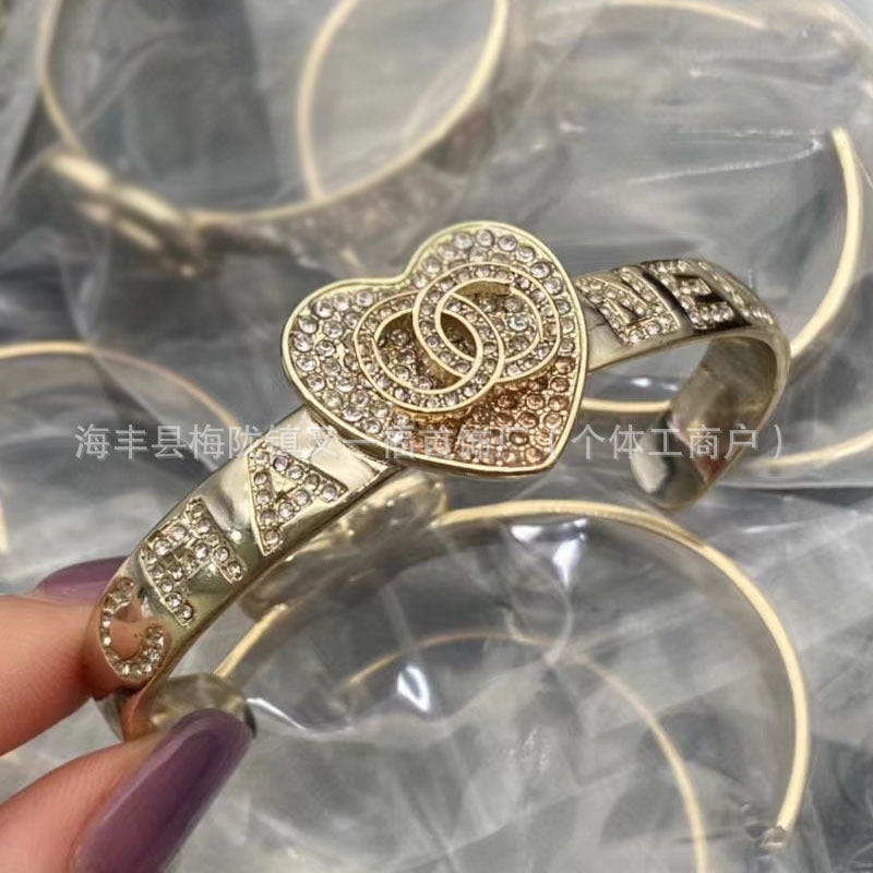 Wholesale New Double C Letter Diamond Piercing Leather Small Chanel Style Bracelet Retro Fashion All-match Bracelet