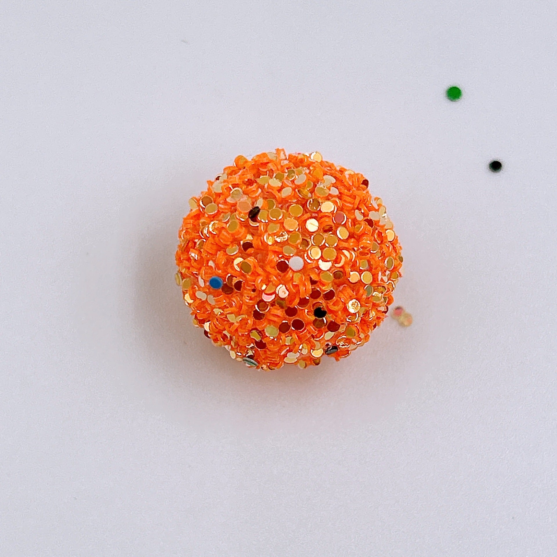 Wholesale Random 100pcs Acrylic iridescent sequined through-hole beads